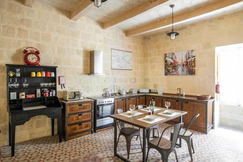 Chic, Stylish & Spacious Flat In Central Valletta Exterior foto